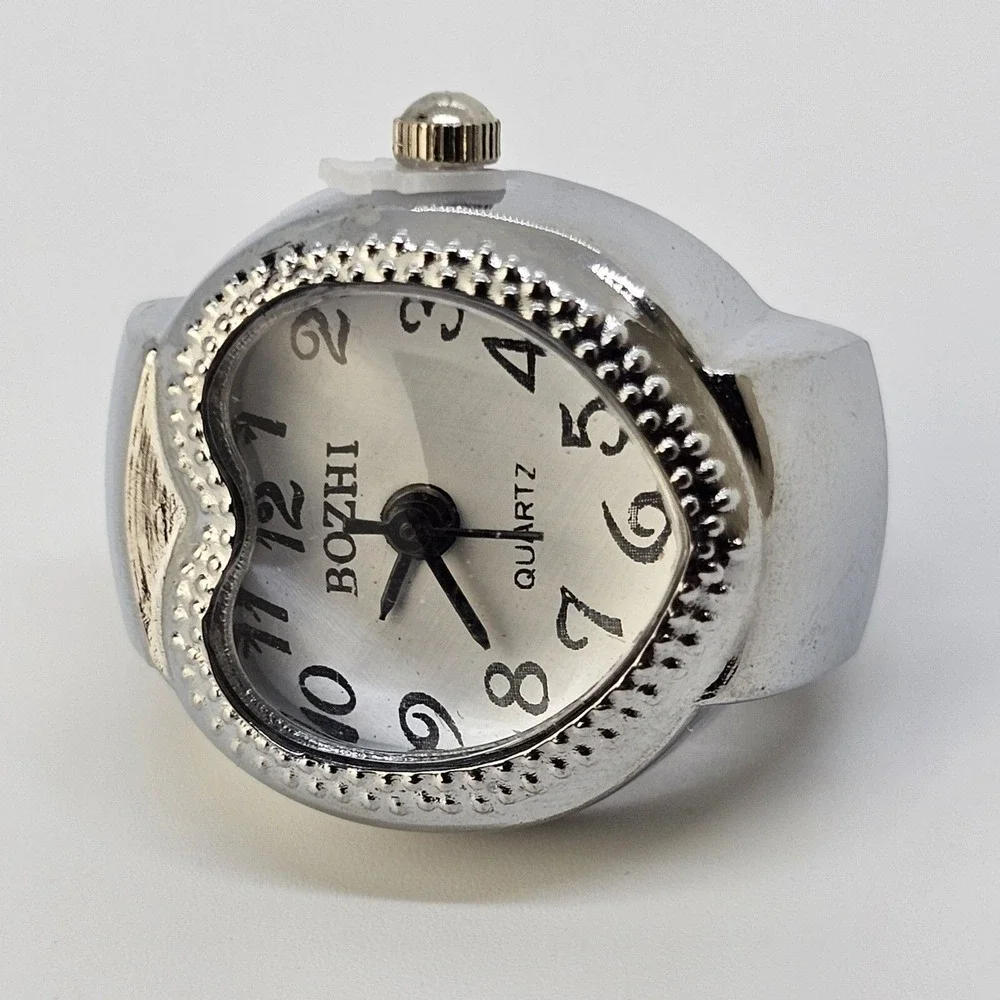 LOVE Ring Watch Women White Dial Analog Quartz Watch Stretch Band Finger Watch‎
